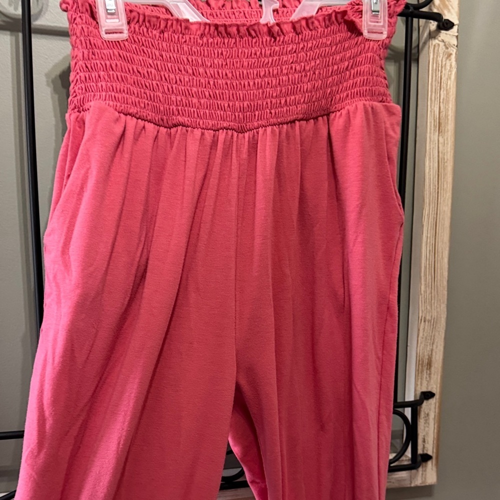 Zenana Outfitters Red Smocked Joggers XL - Picture 8 of 11
